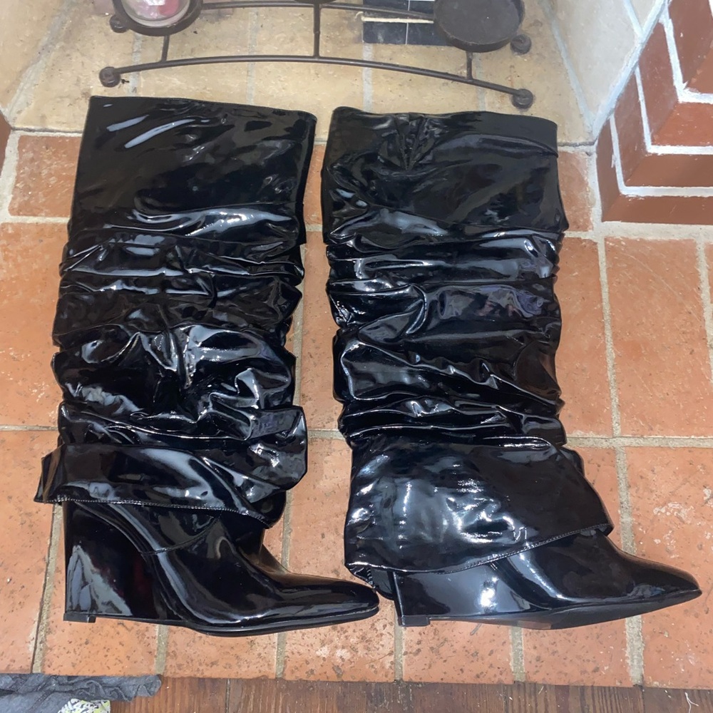 Stylish Black Women's Knee-High Boots